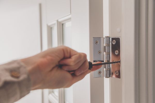 Hinge Repair in Windsor